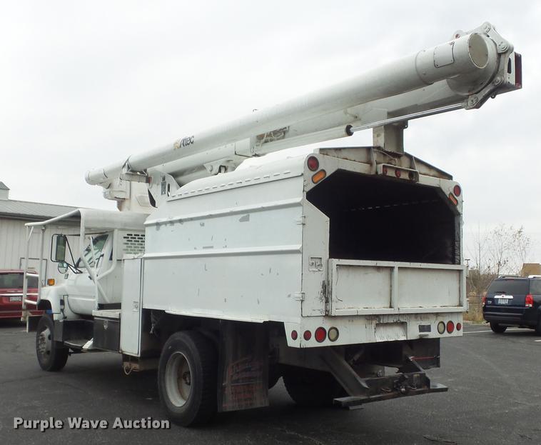 image for item CC9724 2002 Chevrolet C7500 bucket truck