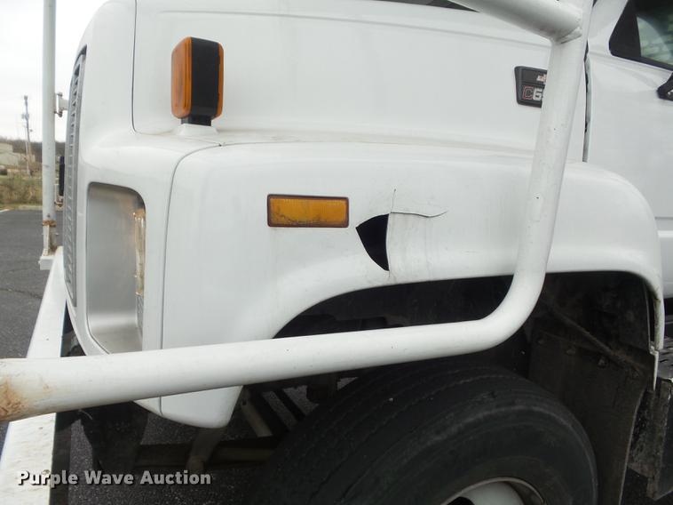 image for item CC9724 2002 Chevrolet C7500 bucket truck