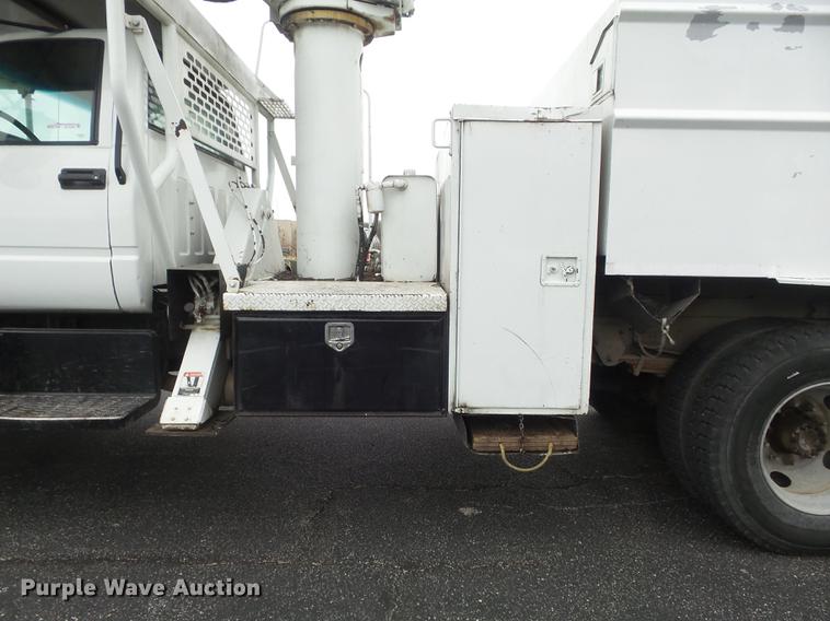 image for item CC9724 2002 Chevrolet C7500 bucket truck