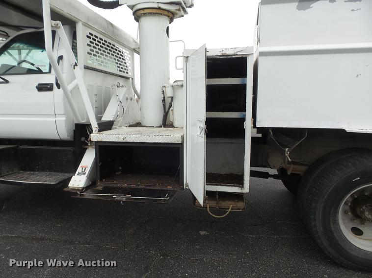 image for item CC9724 2002 Chevrolet C7500 bucket truck