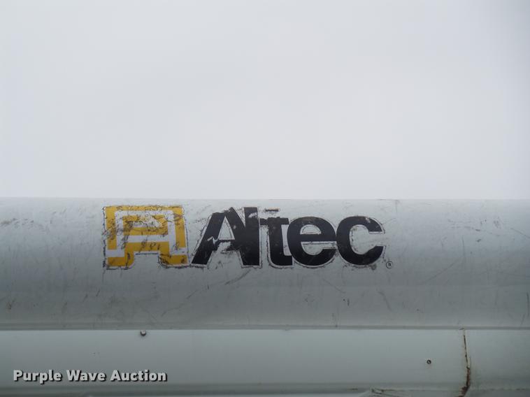 image for item CC9724 2002 Chevrolet C7500 bucket truck