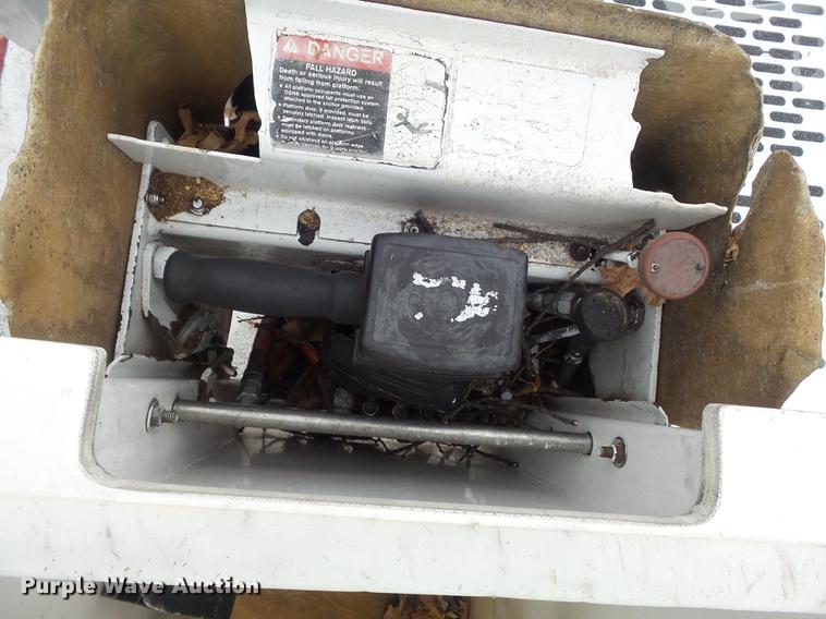 image for item CC9724 2002 Chevrolet C7500 bucket truck