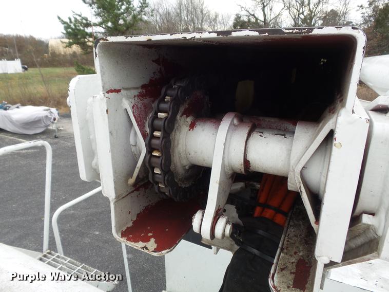 image for item CC9724 2002 Chevrolet C7500 bucket truck