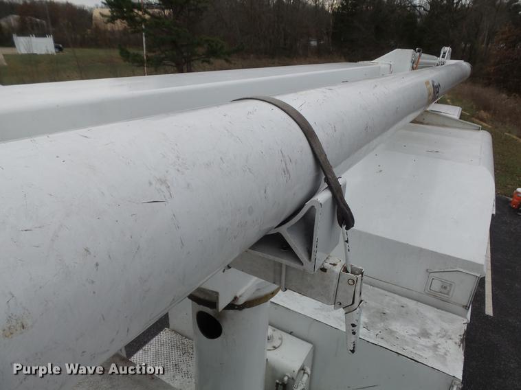 image for item CC9724 2002 Chevrolet C7500 bucket truck