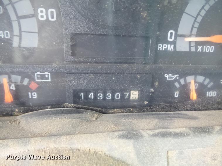 image for item CC9724 2002 Chevrolet C7500 bucket truck