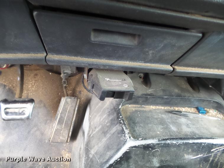 image for item CC9724 2002 Chevrolet C7500 bucket truck