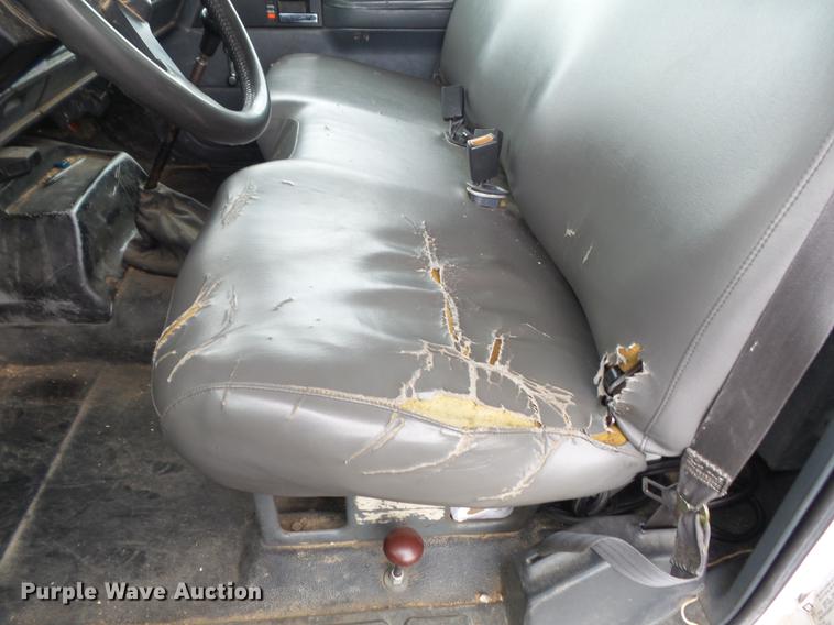 image for item CC9724 2002 Chevrolet C7500 bucket truck