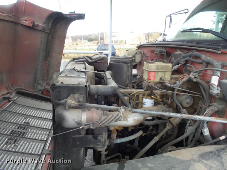 image for item CC9724 2002 Chevrolet C7500 bucket truck