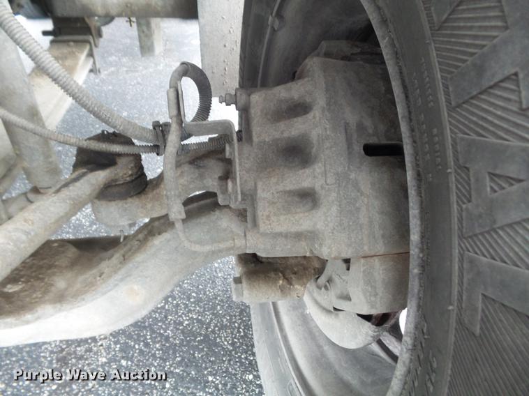 image for item CC9724 2002 Chevrolet C7500 bucket truck