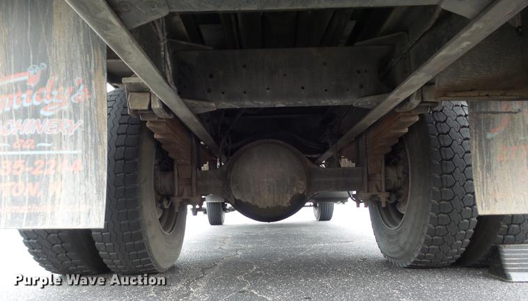 image for item CC9724 2002 Chevrolet C7500 bucket truck