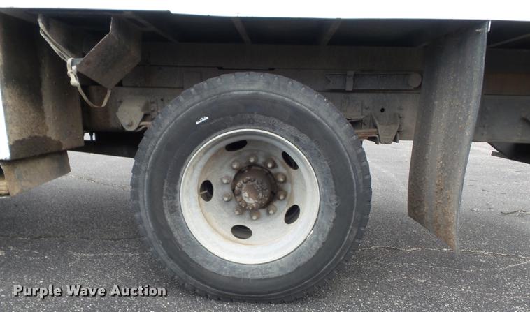 image for item CC9724 2002 Chevrolet C7500 bucket truck