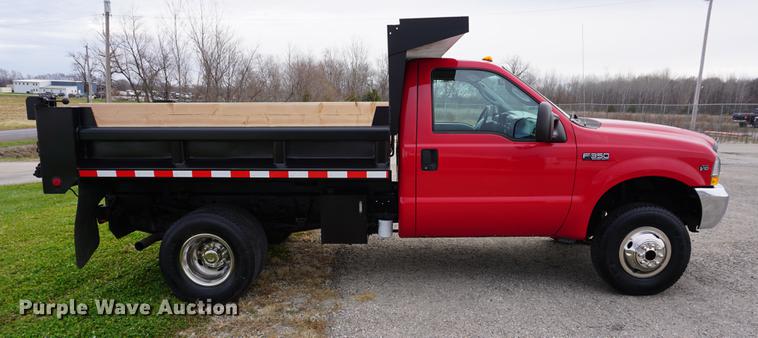 image for item DA1459 2004 Ford F350 Super Duty XL dump bed pickup truck