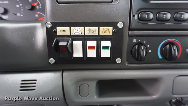 image for item DA1459 2004 Ford F350 Super Duty XL dump bed pickup truck