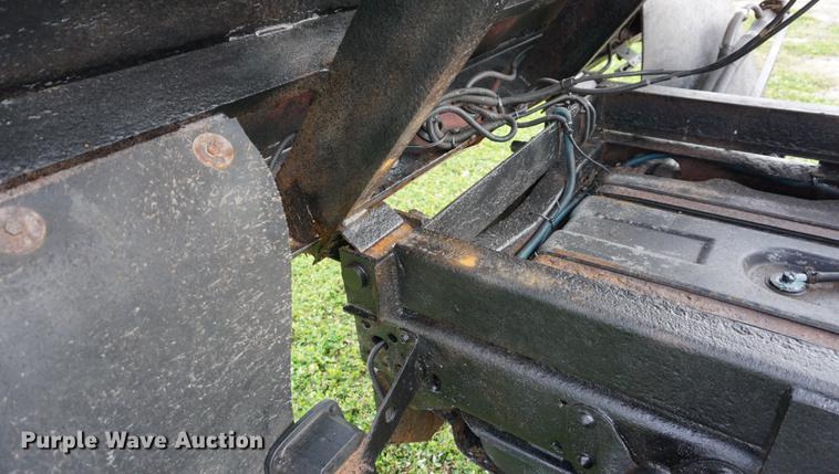 image for item DA1459 2004 Ford F350 Super Duty XL dump bed pickup truck