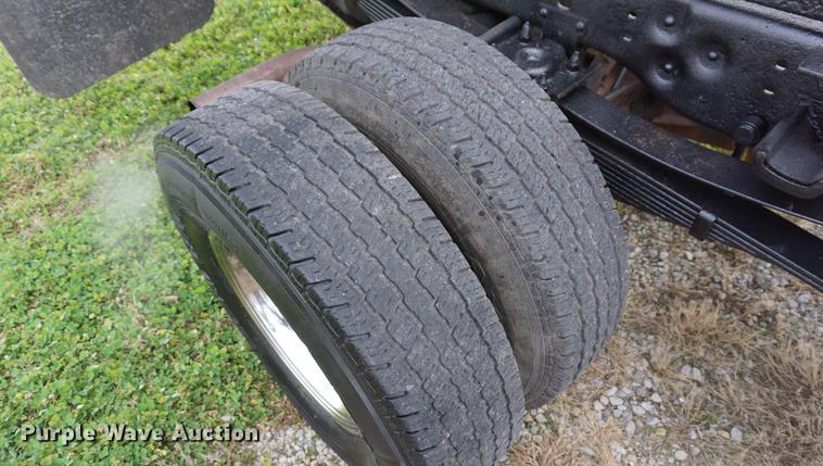 image for item DA1459 2004 Ford F350 Super Duty XL dump bed pickup truck