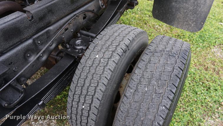 image for item DA1459 2004 Ford F350 Super Duty XL dump bed pickup truck