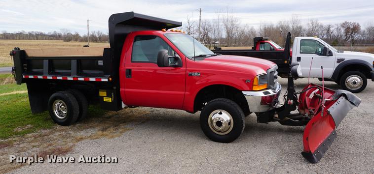 image for item DA1461 2001 Ford F350 Super Duty dump bed pickup truck