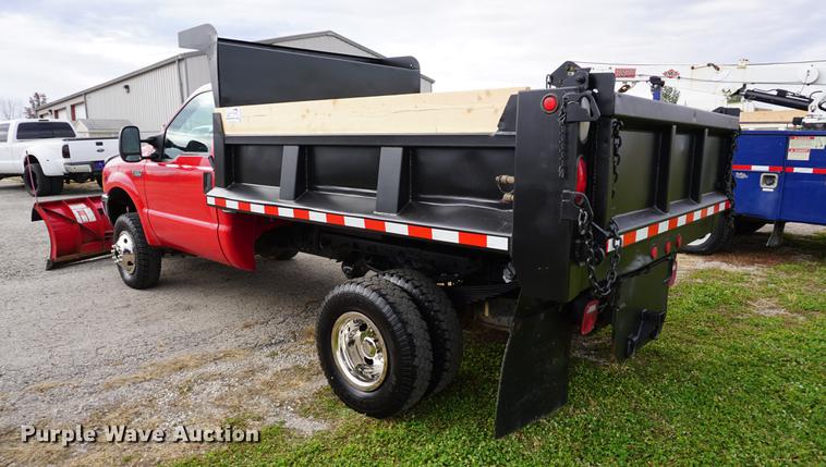 image for item DA1461 2001 Ford F350 Super Duty dump bed pickup truck