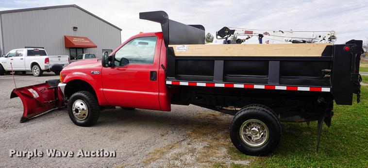 image for item DA1461 2001 Ford F350 Super Duty dump bed pickup truck