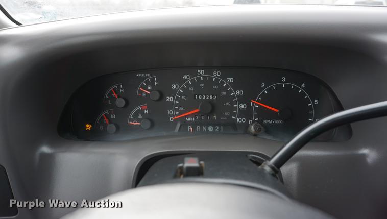 image for item DA1461 2001 Ford F350 Super Duty dump bed pickup truck