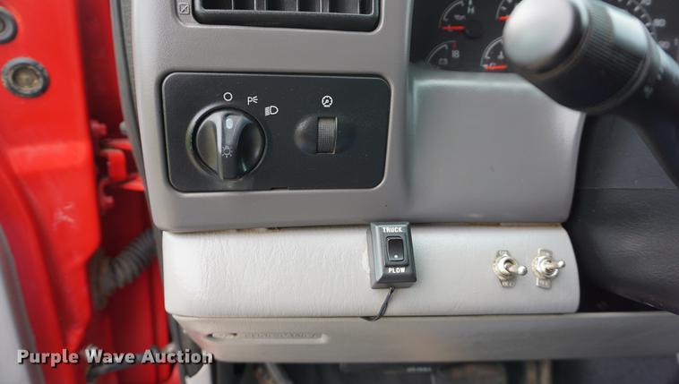 image for item DA1461 2001 Ford F350 Super Duty dump bed pickup truck