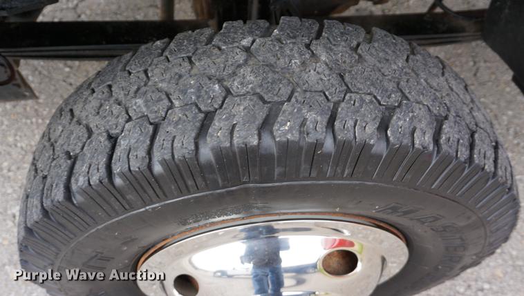 image for item DA1461 2001 Ford F350 Super Duty dump bed pickup truck