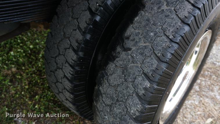 image for item DA1461 2001 Ford F350 Super Duty dump bed pickup truck