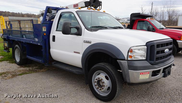 image for item DA1462 2006 Ford F550 utility bed truck with crane