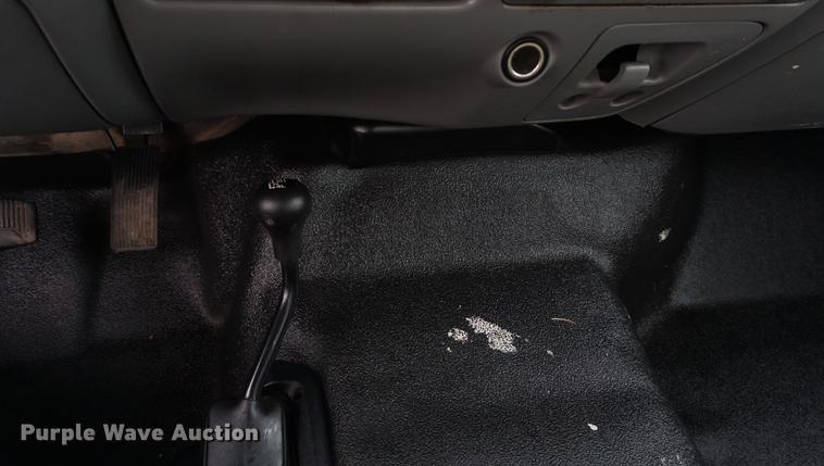 image for item DA1462 2006 Ford F550 utility bed truck with crane