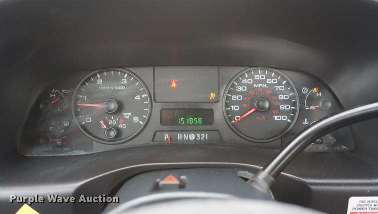 image for item DA1462 2006 Ford F550 utility bed truck with crane