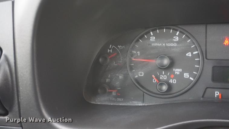 image for item DA1462 2006 Ford F550 utility bed truck with crane