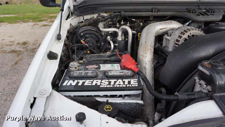 image for item DA1462 2006 Ford F550 utility bed truck with crane