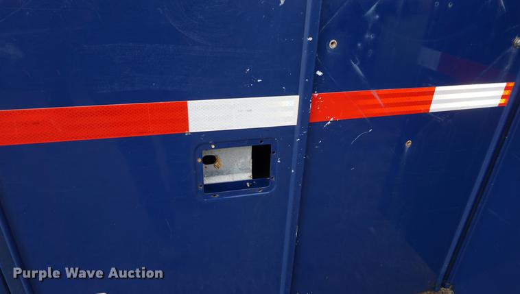 image for item DA1462 2006 Ford F550 utility bed truck with crane