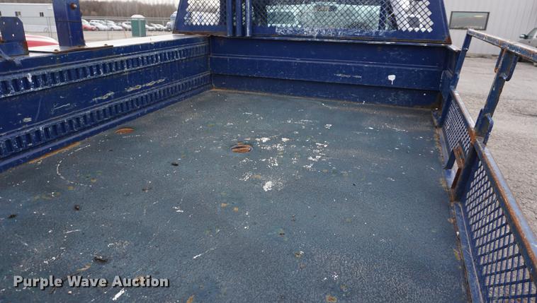 image for item DA1462 2006 Ford F550 utility bed truck with crane