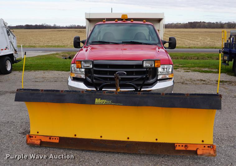 image for item DA1463 2003 Ford F350 Super Duty dump truck