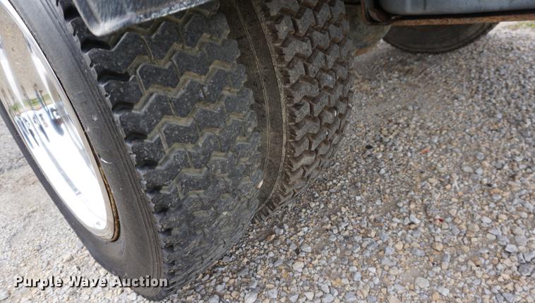 image for item DA1463 2003 Ford F350 Super Duty dump truck