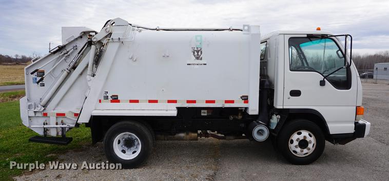 image for item DA1464 2005 Isuzu NPC75C refuse truck