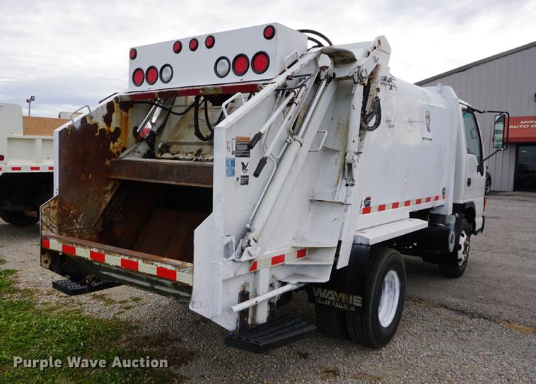 image for item DA1464 2005 Isuzu NPC75C refuse truck