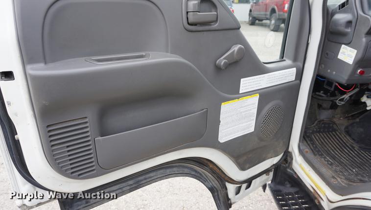 image for item DA1464 2005 Isuzu NPC75C refuse truck