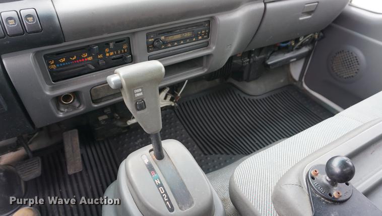 image for item DA1464 2005 Isuzu NPC75C refuse truck