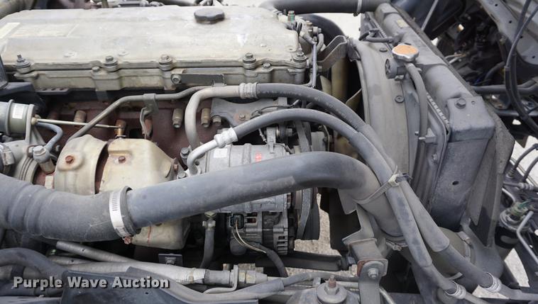 image for item DA1464 2005 Isuzu NPC75C refuse truck