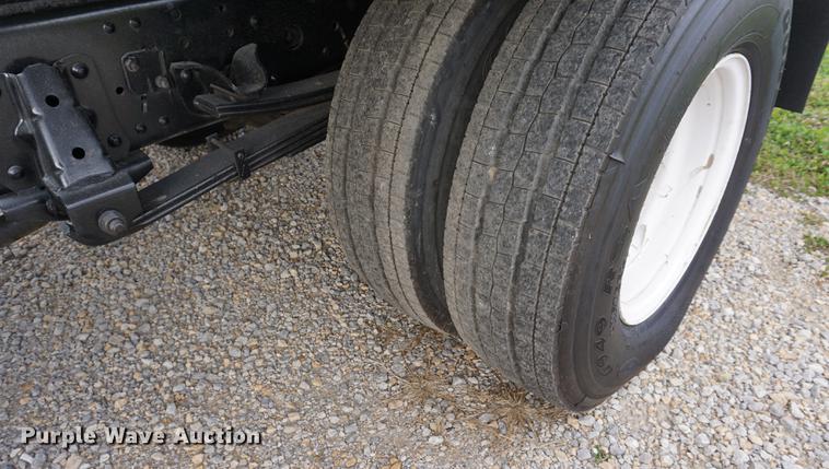 image for item DA1464 2005 Isuzu NPC75C refuse truck