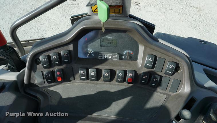 image for item DA1481 2013 Volvo BL70B backhoe