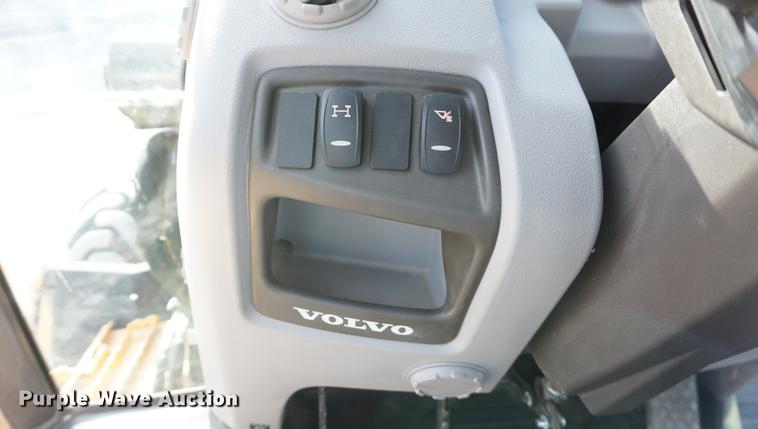 image for item DA1481 2013 Volvo BL70B backhoe