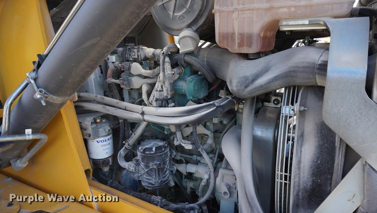 image for item DA1481 2013 Volvo BL70B backhoe