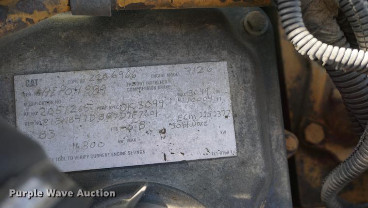 image for item DA1483 2003 Peterbilt 330 service truck