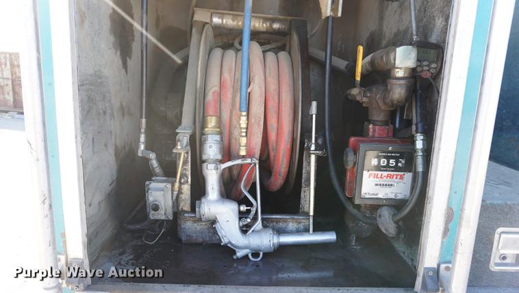 image for item DA1483 2003 Peterbilt 330 service truck