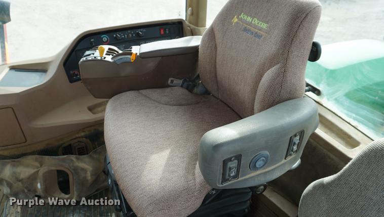 image for item DA1485 2005 John Deere 9520 4WD tractor