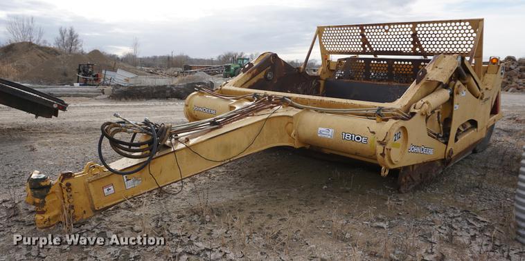 image for item DA1486 2005 John Deere 1810E scraper