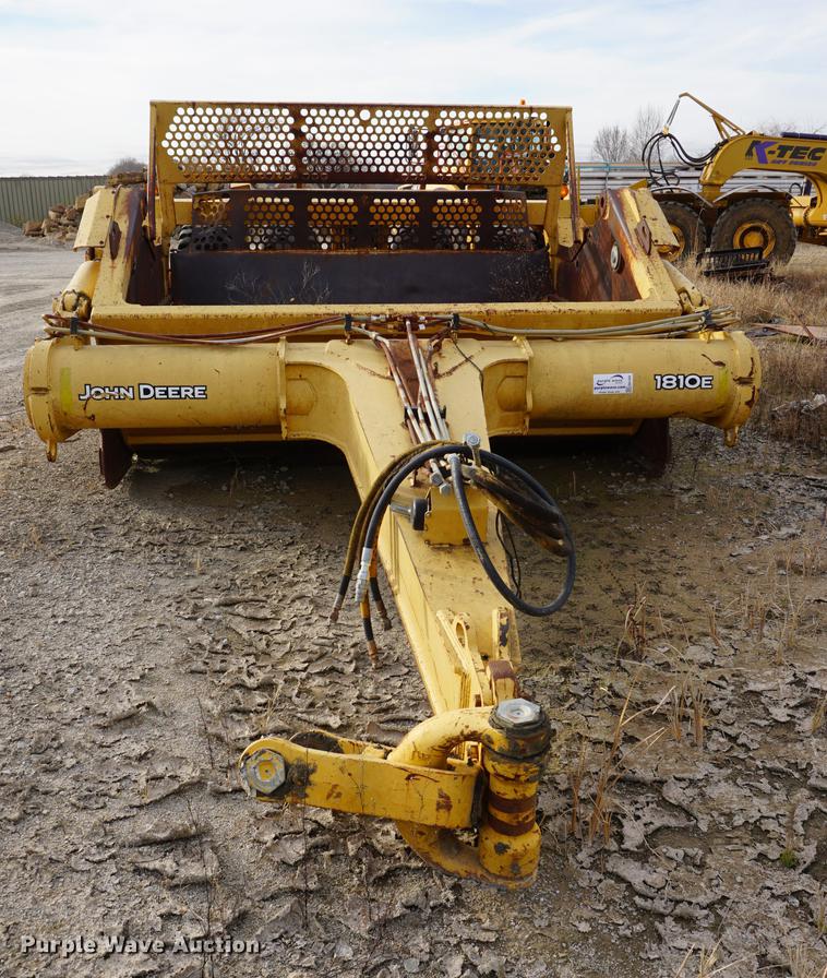 image for item DA1486 2005 John Deere 1810E scraper